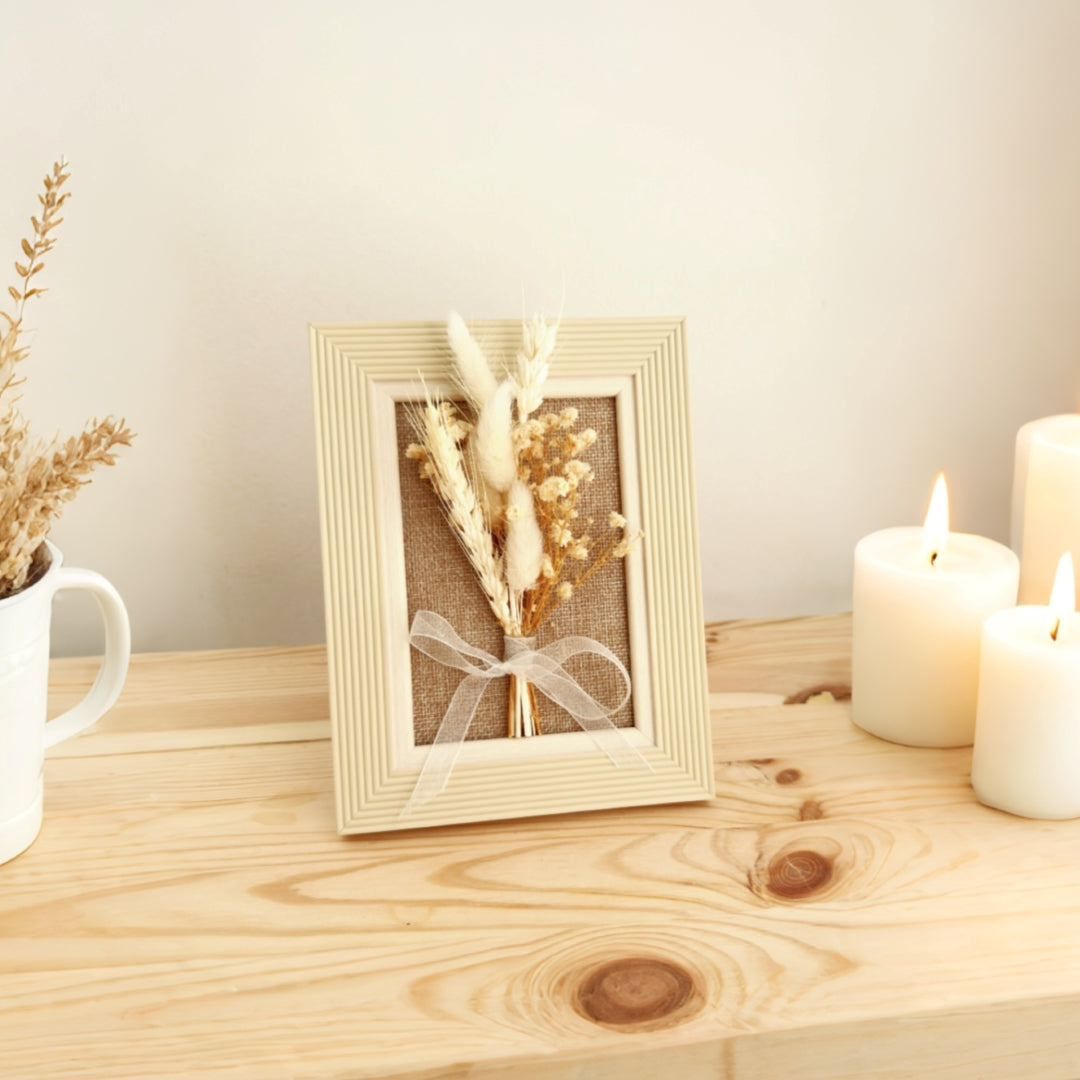 מסגרת עץ עם פרחים מיובשים Peyton